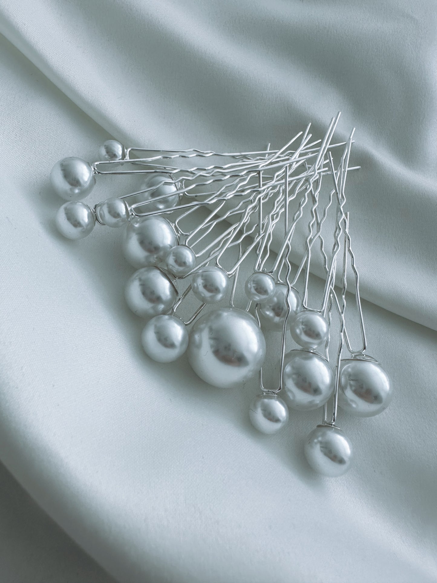 Lottie - 18 Piece Pearl Hair Pins